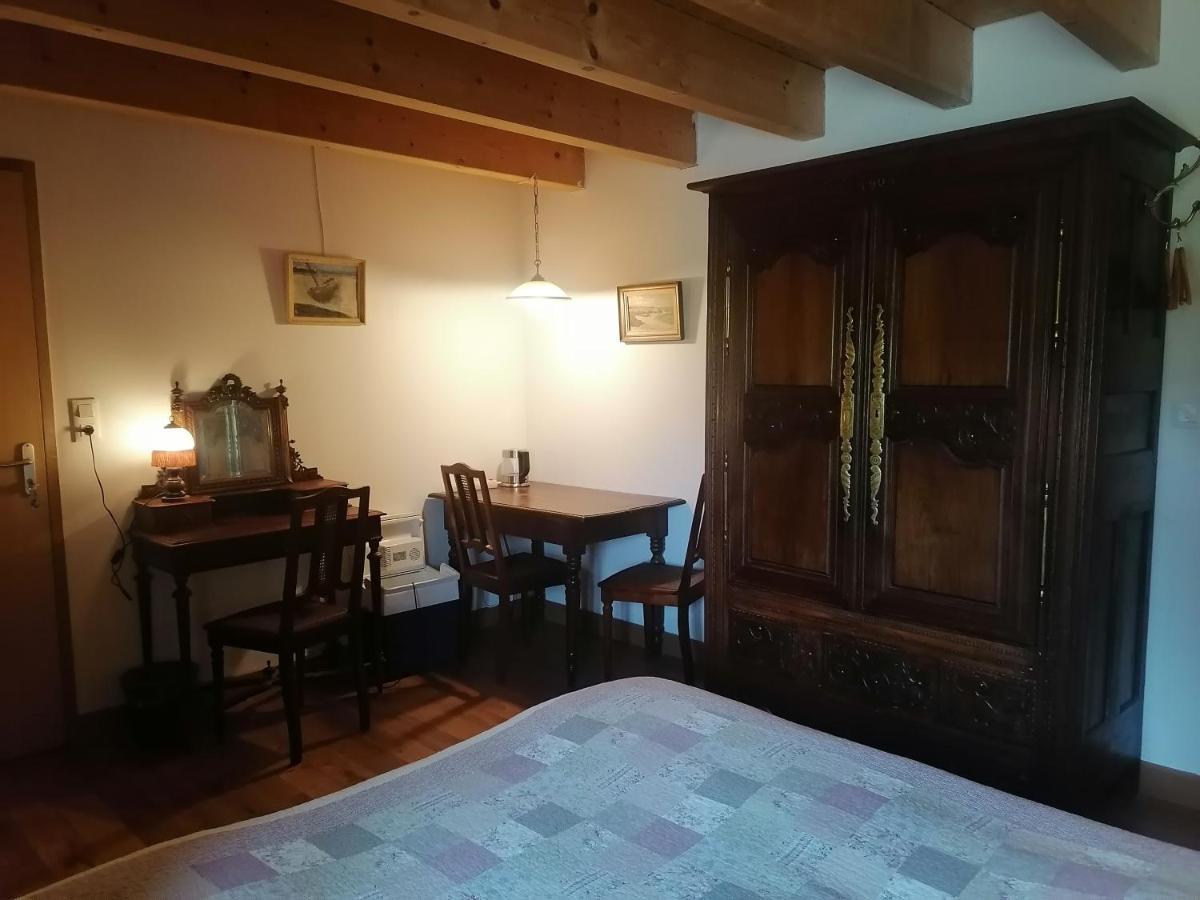 Frairie Du Divit Bed & Breakfast Понтиви Екстериор снимка